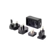 3M 7000108521 FR08 akkumul&aacute;tor t&ouml;ltő 230v DCUSB 5V adapterrel term&eacute;kfot&oacute;