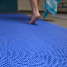 Notrax 538 Gripwalker Lite anti-slip mat, blue, 90 cmx12.2 m, roll product photo