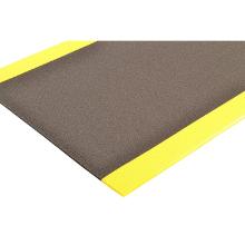 Notrax 825 Cushion Stat &aacute;ll&aacute;sk&ouml;nny&iacute;tő szőnyeg,fekete/s&aacute;rga, 91cmx18,3m tekercs term&eacute;kfot&oacute;