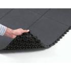 Notrax 556 Cushion Ease Solid &aacute;ll&aacute;sk&ouml;nny&iacute;tő szőnyeg, 91x91cm, fekete term&eacute;kfot&oacute;