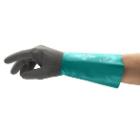 Ansell 58535W AlphaTec folyad&eacute;k&aacute;ll&oacute; nitril kesztyű, tejles m&aacute;rtott, 35cm 11 term&eacute;kfot&oacute;