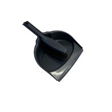 Fejebakke- og kost i sæt plast sort product photo