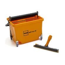 TASKI OPTI MOP 30CM-SEAU ROULANTE AVEC DISPOSITIF D'ESSORAGE ET APP.APPL. (1) photo du produit